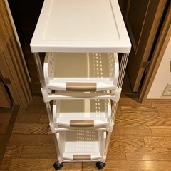 キャスター付きワゴン3段の画像
