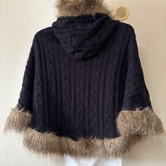 Shake Shakeファー付きニットの画像