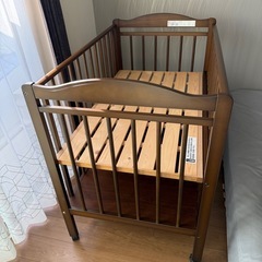 ベビーベッドの画像