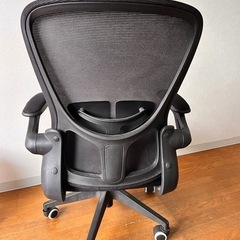 オフィス　椅子の画像