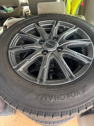 ヨコハマ155/80R14 88/86N LT (ズーテッド トム) 黄檗のタイヤ