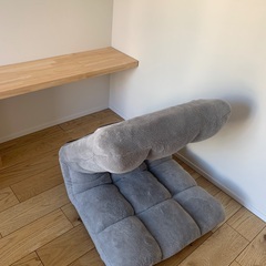 【超急募】低めシングルソファ グレー／セットアップ不要！即日OKの画像