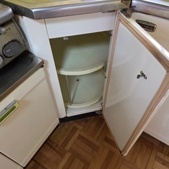 撤去作業してます、もらって下さい
の画像