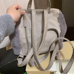 冬用ふわふわなリュック型おしゃれカバンの画像