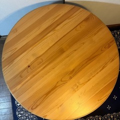 IKEA 丸テーブルの画像