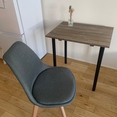 【超急募】グレー布張りチェア／ハンドメイドテーブルにぴったり／即日OKの画像