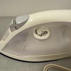 ニトリ アイロン×アイロン台の画像