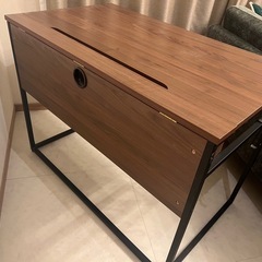 LOWYA テーブル　デスク　タップ収納　スチール脚　木目調　ウッド　幅98の画像