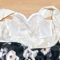 お値下げ　dazzyビジュー付花柄サテン×チュールAラインミニドレスMサイズの画像