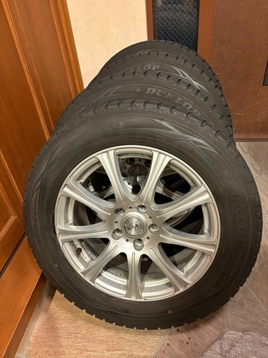 スタッドレスタイヤ　４本