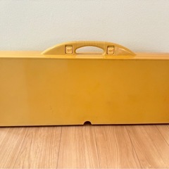 折りたたみテーブルチェアセット の画像