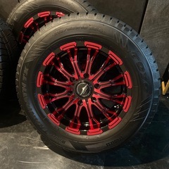 【美品】ハイエース　スタッドレス　赤の画像