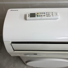 🔴安心のダイキン‼️10畳～🔴取付込❄️分解除菌クリーニング済✨️中古 ダイキン DAIKIN AJT28YNS-W ストリーマ 2021年式 100V 15A 主に10畳～ 中古品 ●安心保証1年付き（ガス漏れ、水漏れ、取付不良）✨損害賠償保証で安全✅国家資格保有者が安全作業します🎖️このエアコン購入の方に限り、既設のエアコン取外し処分💰無料💰の画像