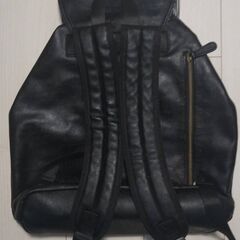 お出掛けやお仕事に重宝なリュックです！の画像