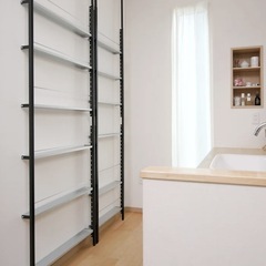 【新品未使用品】超薄型突っ張りディスプレイ収納ラック　奥行12cmの画像