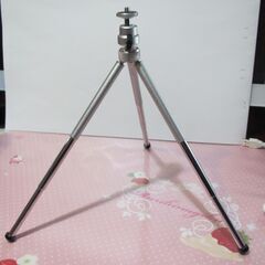【カメラミニ三脚】持ち運びに便利な極小サイズ　使用範囲１６ｃｍ→３１ｃｍ　未使用品の画像