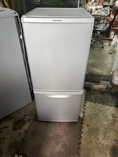 Panasonic 冷蔵庫（NR-B149W-S）2017年製