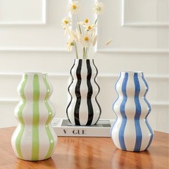 ストライプ花瓶の画像