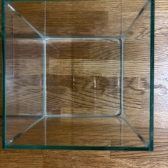 中型 ガラス水槽 正方形 高透明の画像