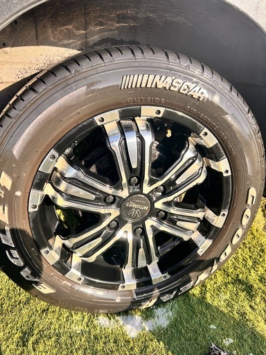 2年のみ使用　ハイエース　タイヤホイール　バトルシップ　　215/60 r17
