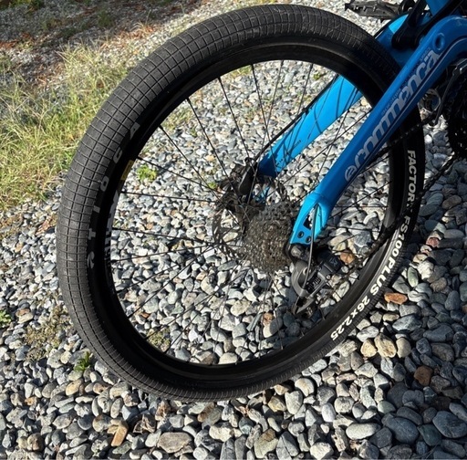 フルサスペンション搭載のオールマウンテンモデル、 Commencal  5.5
