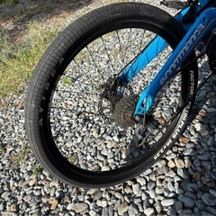  フルサスペンション搭載のオールマウンテンモデル、 Commencal Meta 5.5 
の画像