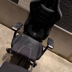 ゲームチェア アルカンターラ カーボン調 肘置きの画像