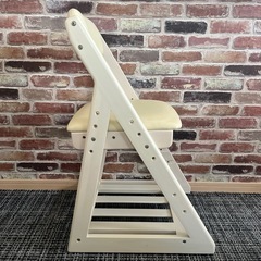 ニトリ　学習椅子の画像