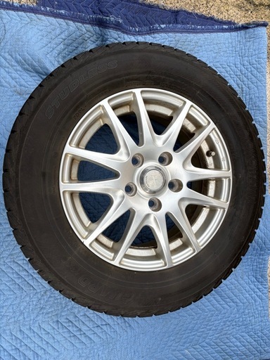 ステップワゴンRK5 スタッドレスタイヤ　４本