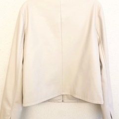 美品 フェイクレザーブルゾン NATURAL BEAUTYBASIC サイズM ナチュラルビューティベーシックジャケットアウター ブルゾン ベージュの画像