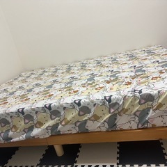 ダブルベッドの画像