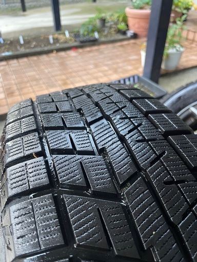 [最終値下げ]205/65/R15スタッドレス　1シーズンのみ使用
