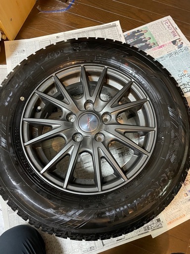 [最終値下げ]205/65/R15スタッドレス　1シーズンのみ使用