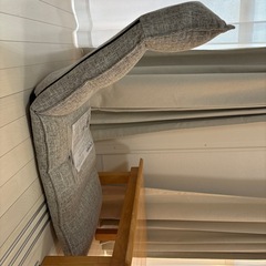 木製テーブルと座椅子【無料】の画像