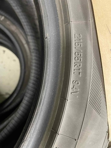タイヤ　215/55r17 4本
