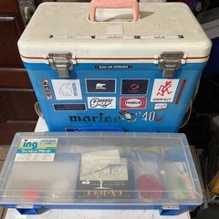 クーラーボックス　おまけ付き(釣具セット)の画像