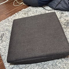 折りたたみ式収納イスの画像