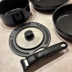 【美品/購入2カ月以内】取手の取れるフライパンセット（ガス火専用）サーモス の画像