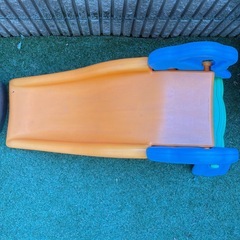 子どものすべり台の画像