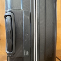 スーツケース大　黒　TSAロック有　※内部に２箇所汚れありの画像