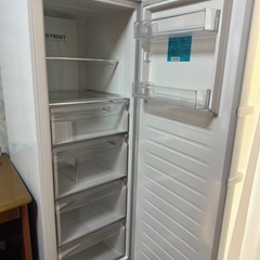 ほぼ新品
Haier ハイアール JF-NUF280CR(W)前開き式冷凍庫【280L・右開き】ホワイト の画像