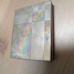 ルナソルLUNASOL　アイシャドウEX01の画像