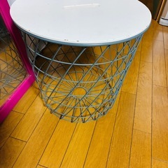 サイドテーブル　収納付きワイヤーテーブルの画像