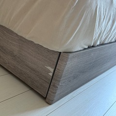 ダブルベッドの画像