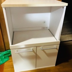 電子レンジ、炊飯器、収納棚