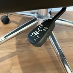 デスクチェア　高さ調節可能の画像