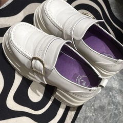 【当日取引優先】ヨースケ/YOSUKE/厚底パンプス/ホワイト/24.5の画像