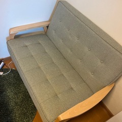 二人のソファの画像