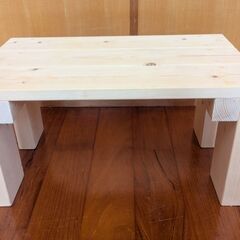 木の踏み台の画像