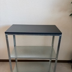 IKEA棚 ヒュッリス＆天板（黒）セット 組み立て済みの画像